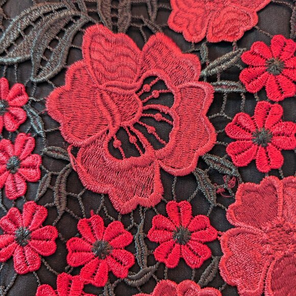 FOREST LILY LACE RED & BLACK dress Sz 8 COLORFUL ROSES & PUPPIES LACE *STUNNING* - Picture 3 of 13